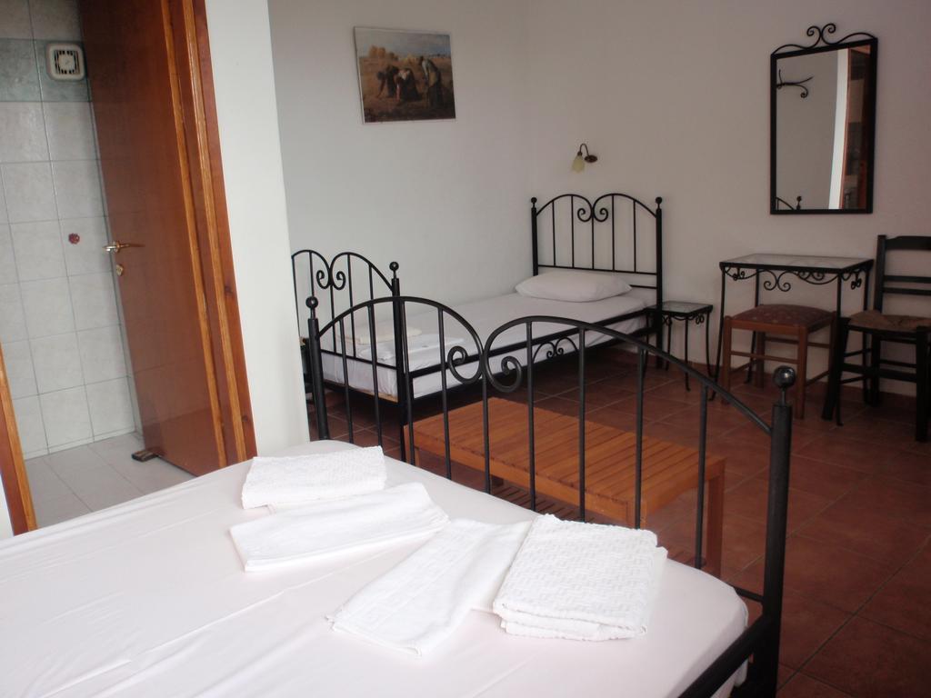 Petrouda'S Apartments Samothraki Bagian luar foto