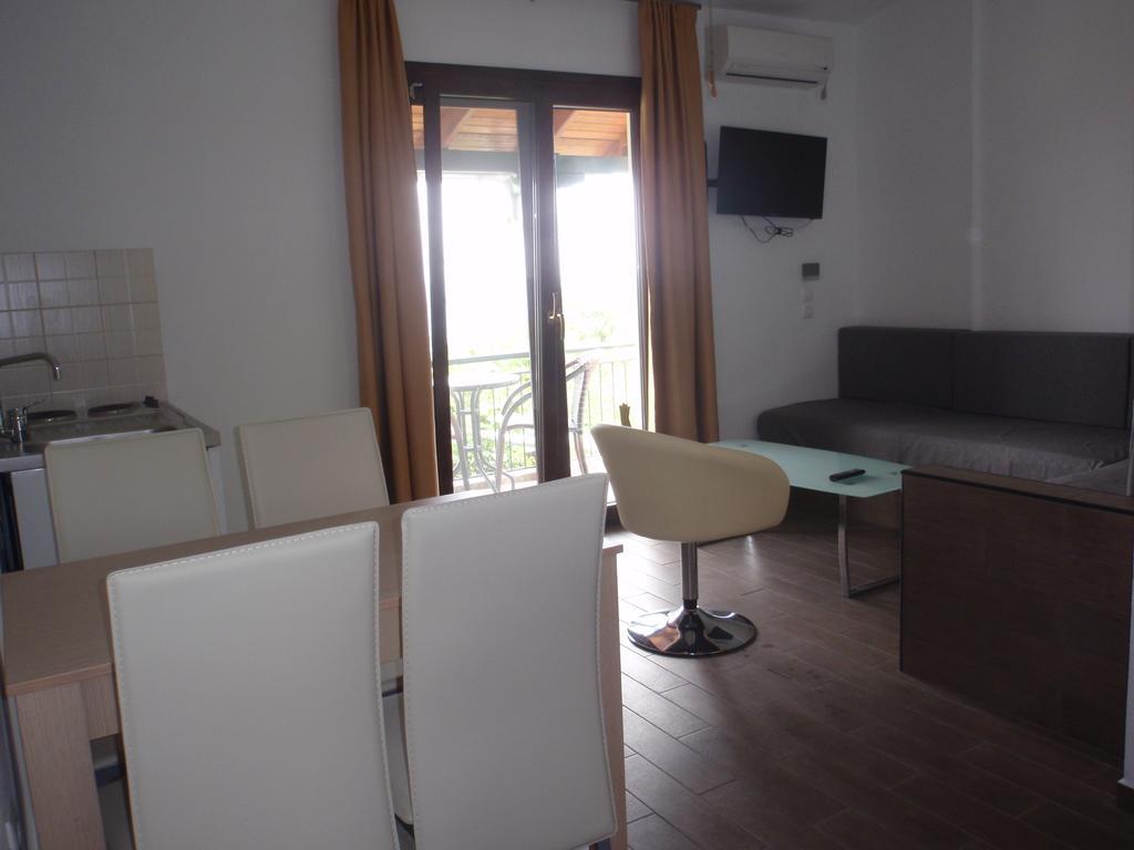 Petrouda'S Apartments Samothraki Bagian luar foto