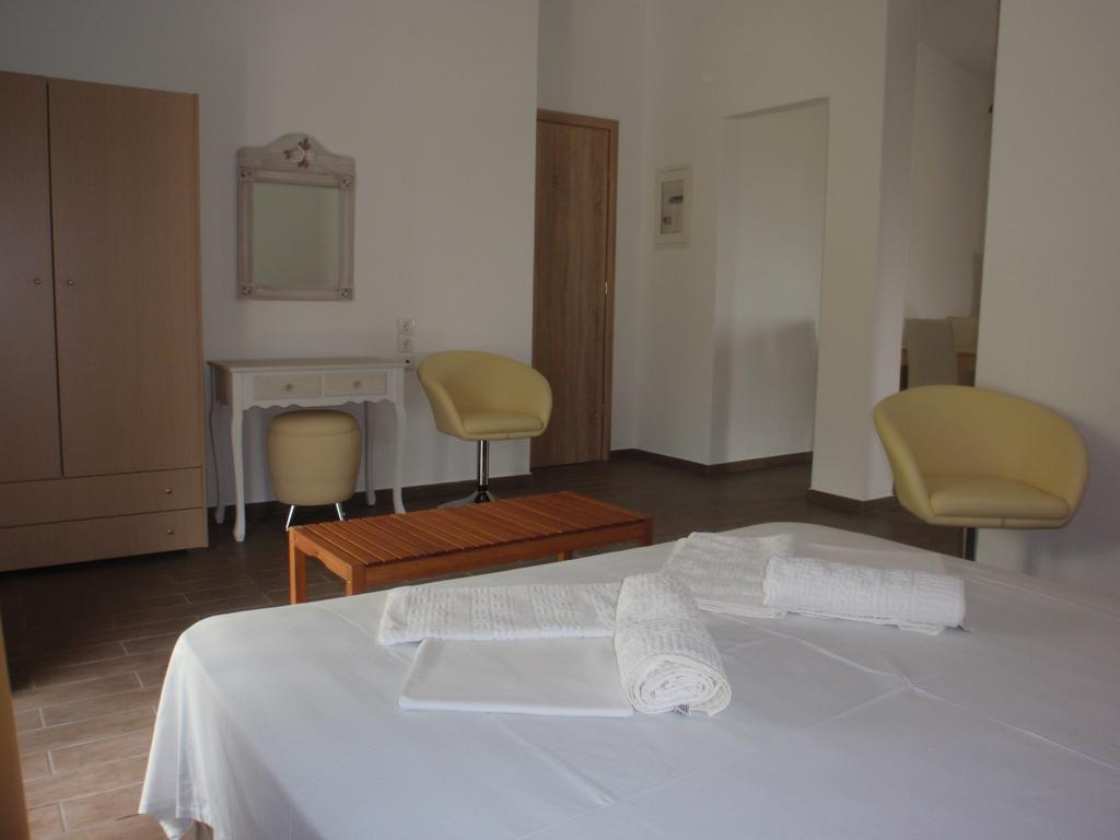 Petrouda'S Apartments Samothraki Bagian luar foto
